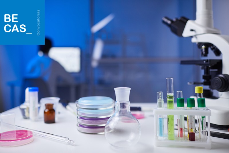 material de laboratorio sobre una mesa blanca