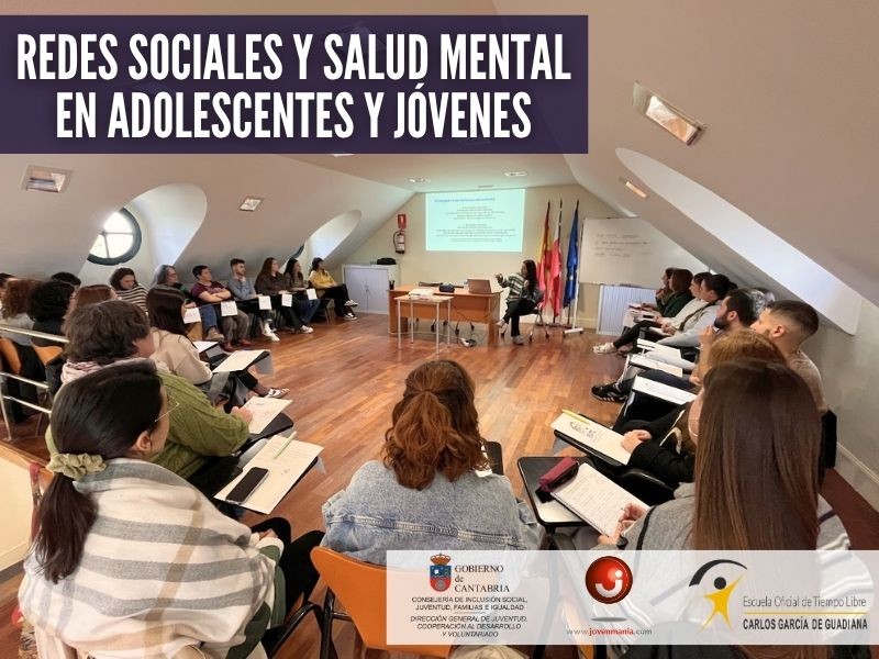Alumnado y formadora en el curso Redes sociales y salud mentale en adolescentes y j&oacute;venes