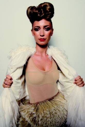 Premio Joven Diseñadora 2011 - Roser Jiménez Melsió - Chaleco y falda Erizo - Modelo Patricia González