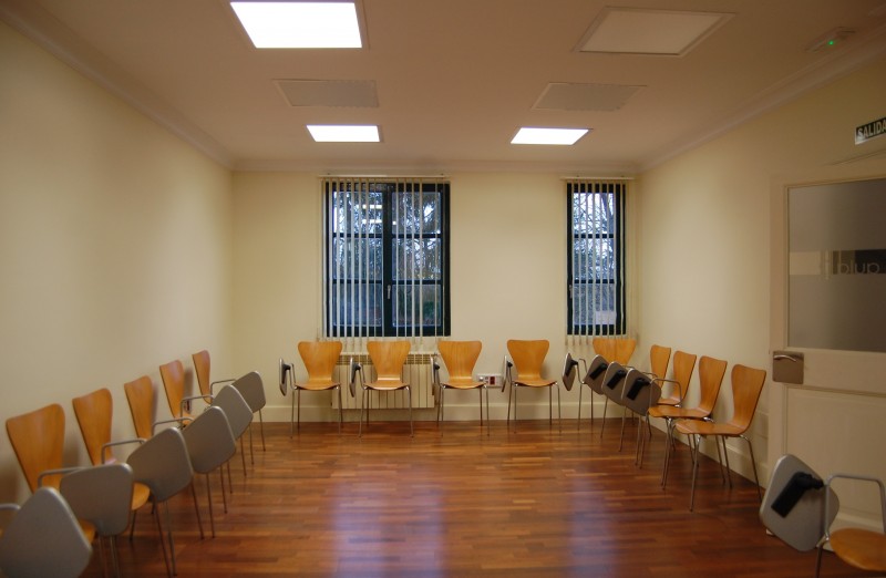 Aula 2 con capacidad para 20 personas